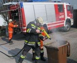 Bildergalerie M�lltonnenbrand