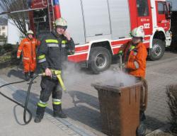 Bildergalerie M�lltonnenbrand
