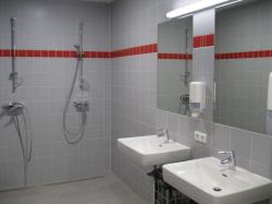 Umkleide + WC Damen